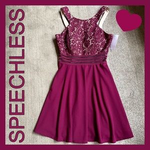 NWT *SPEECHLESS* BURGUNDY SLEEVELESS SHORT JUNIOR DRESS